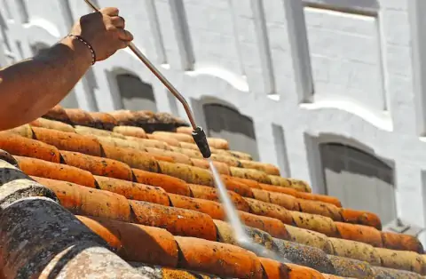 Nettoyage de toitures - Le Mené